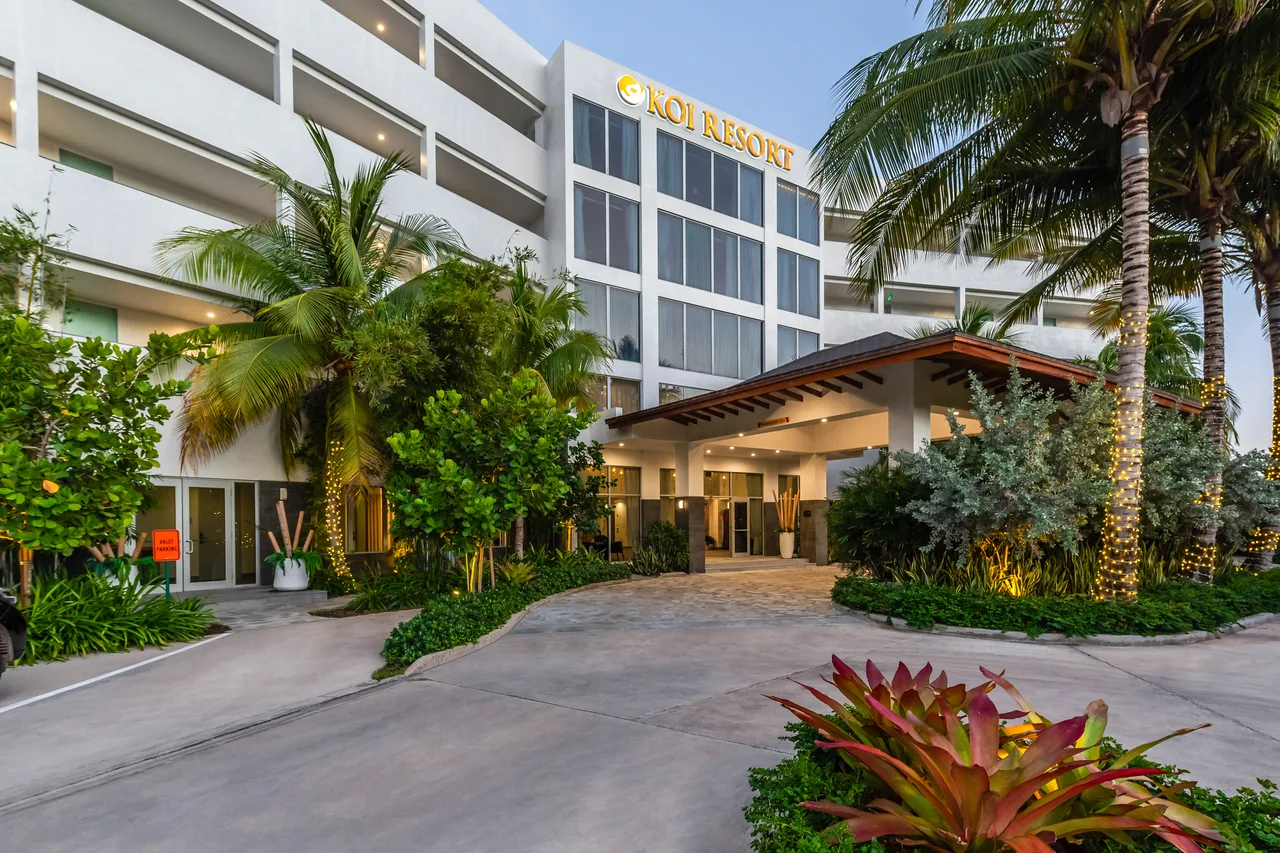 Koi Resort Saint Kitts, Curio Collection by Hilton — Frigate Bay