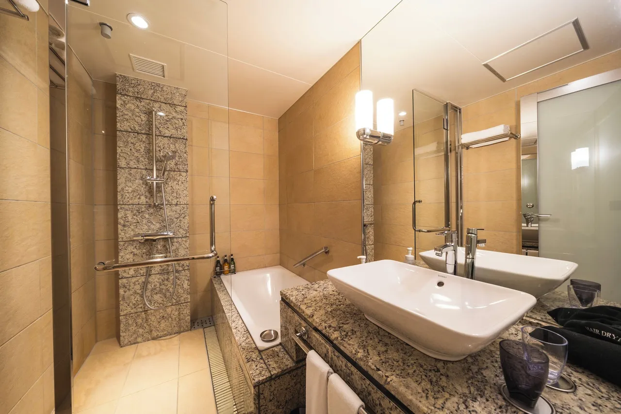 KOKO HOTEL Premier Kanazawa Korinbo — rooms and atmosphere