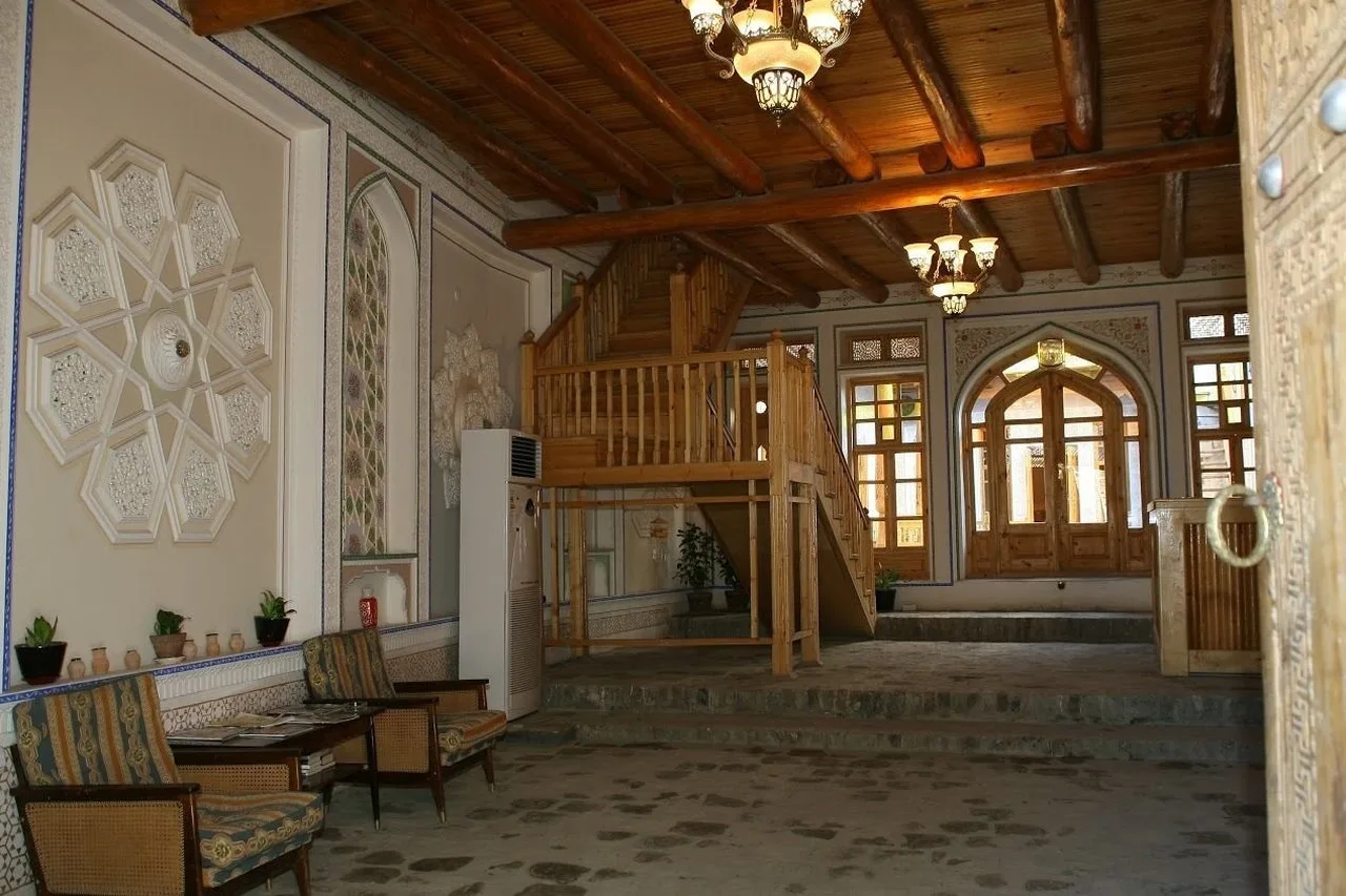 Komil Bukhara Boutique Hotel — ภาพห้องพักและบรรยากาศ