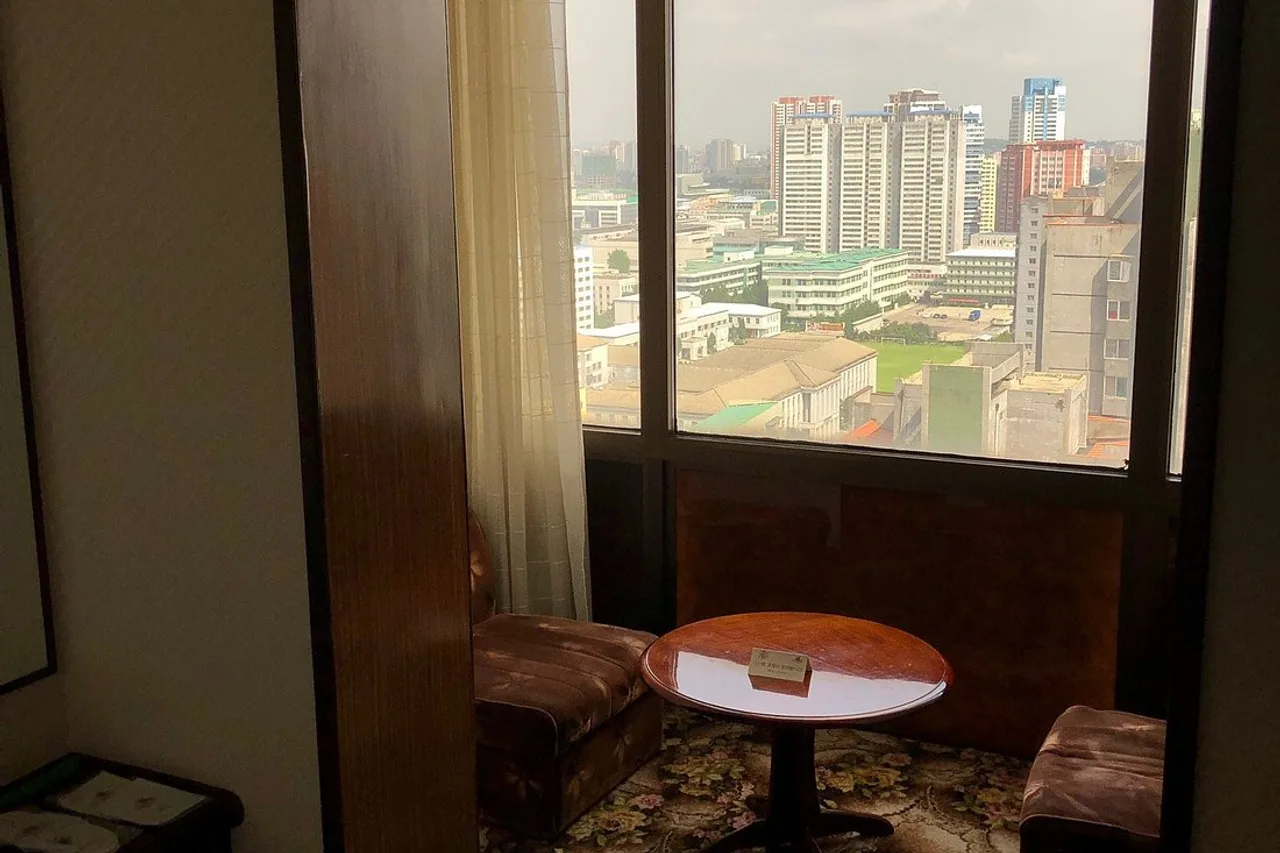 Koryo Hotel — ภาพห้องพักและบรรยากาศ