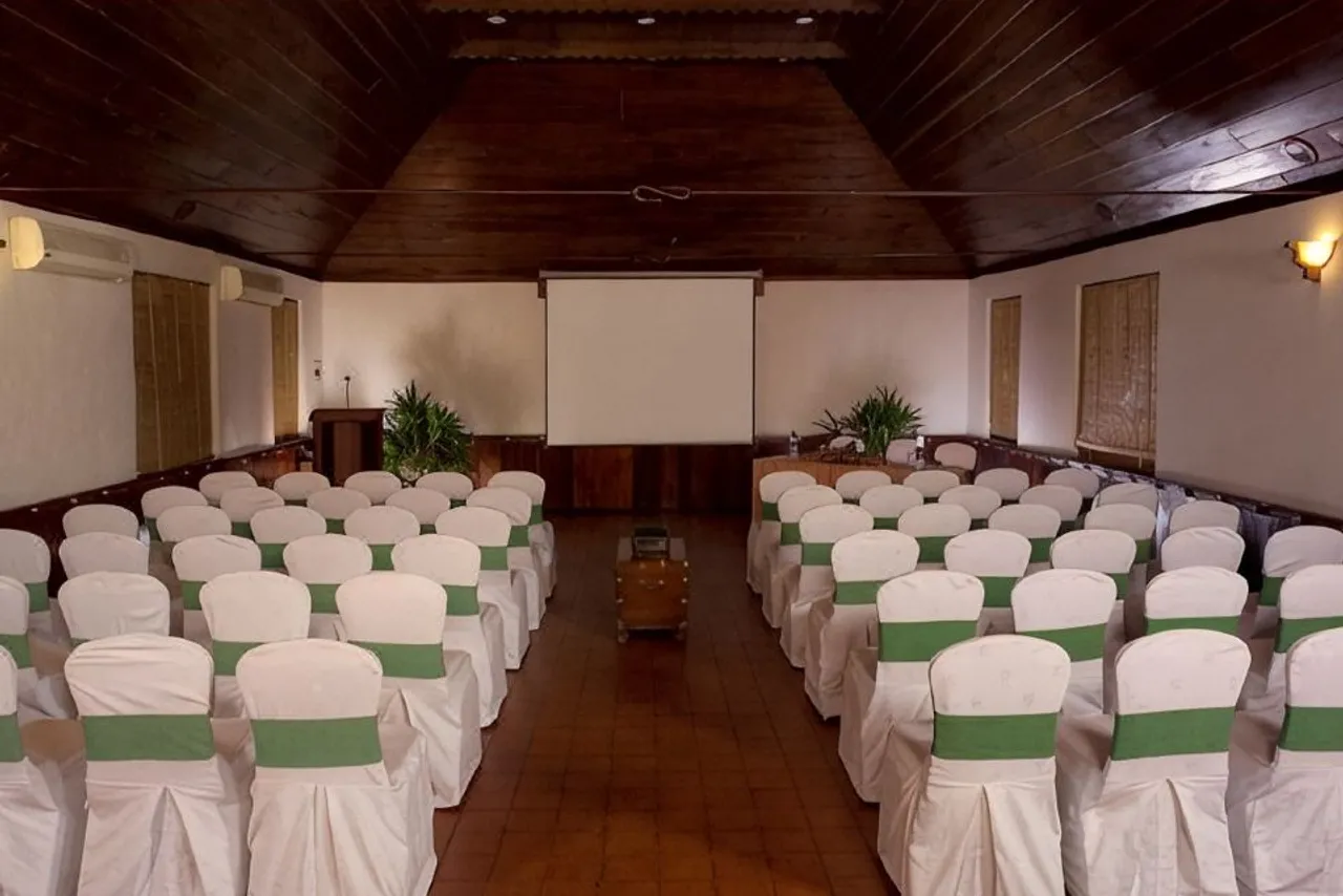 Kumarakom Lake Resort — rooms and atmosphere