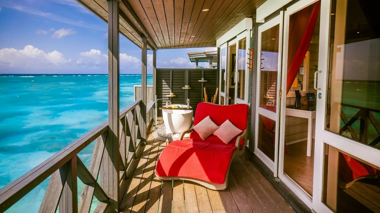 Kuredu Island Resort & Spa — rooms and atmosphere