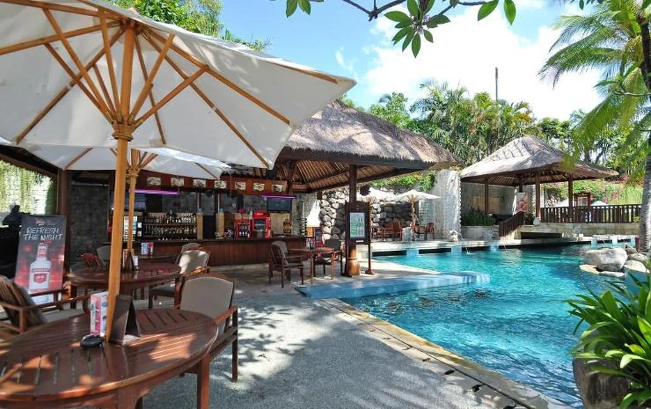 Kuta Paradiso Hotel — rooms and atmosphere