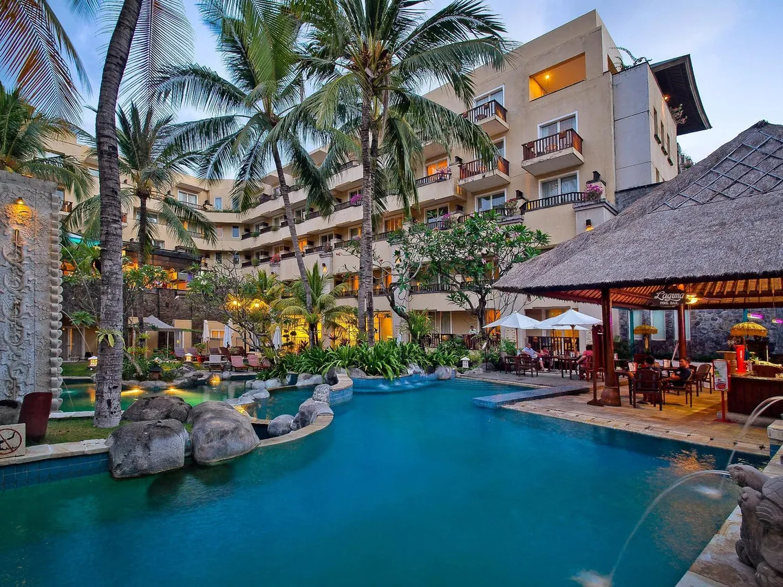 Kuta Paradiso Hotel — rooms and atmosphere