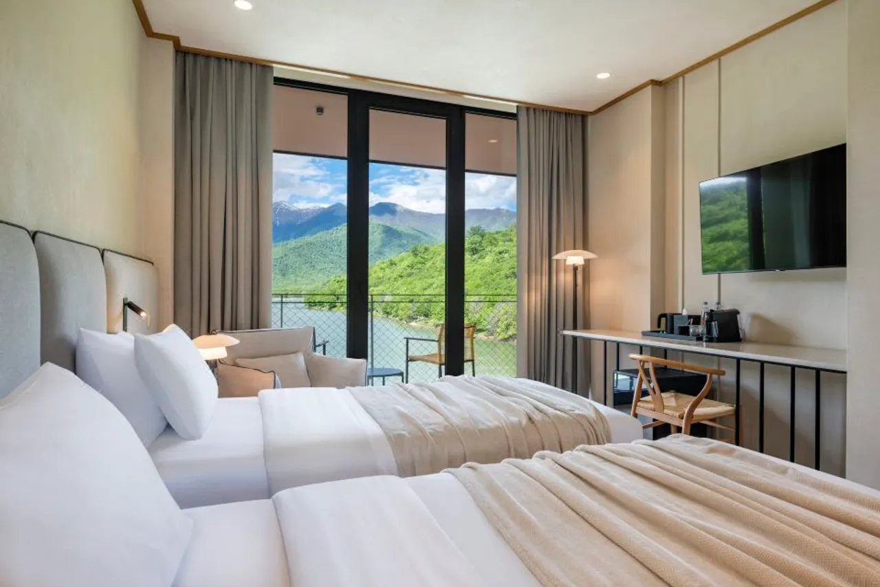 Kvareli Lake Resort — ภาพห้องพักและบรรยากาศ