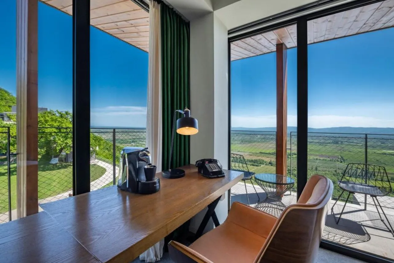Kvareli Lake Resort — ภาพห้องพักและบรรยากาศ