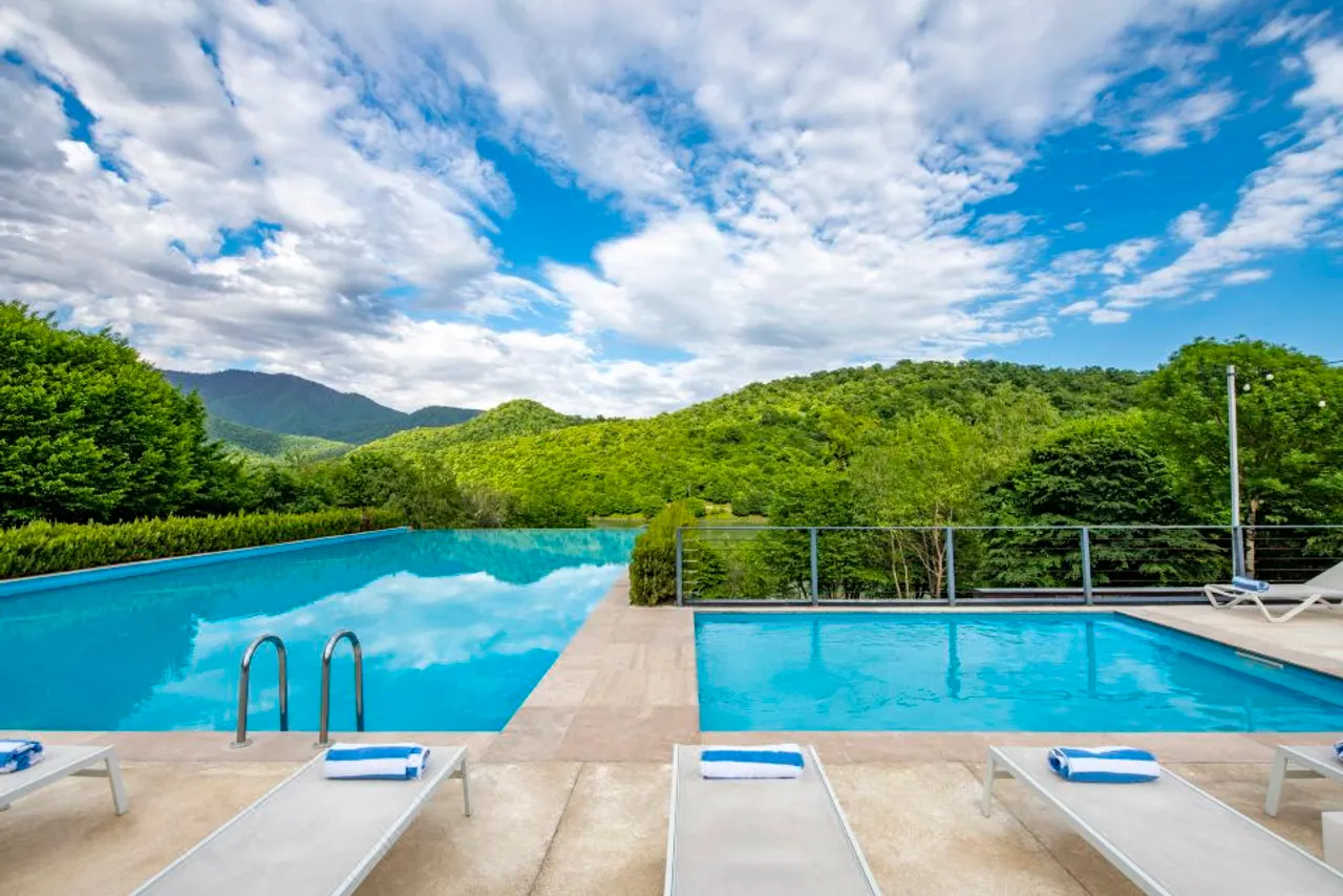 Kvareli Lake Resort — ภาพห้องพักและบรรยากาศ