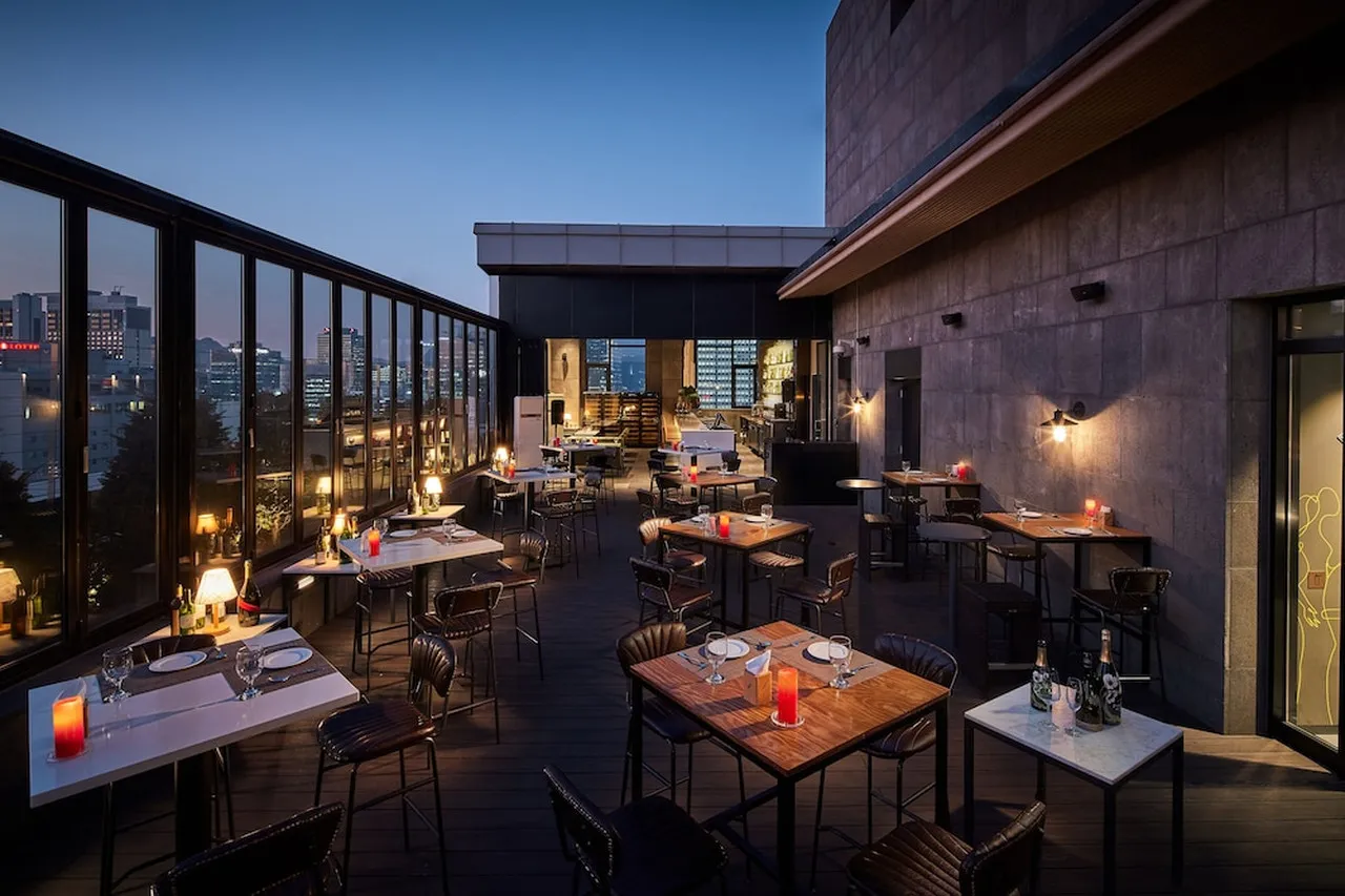 L7 Myeongdong by LOTTE — rooms and atmosphere