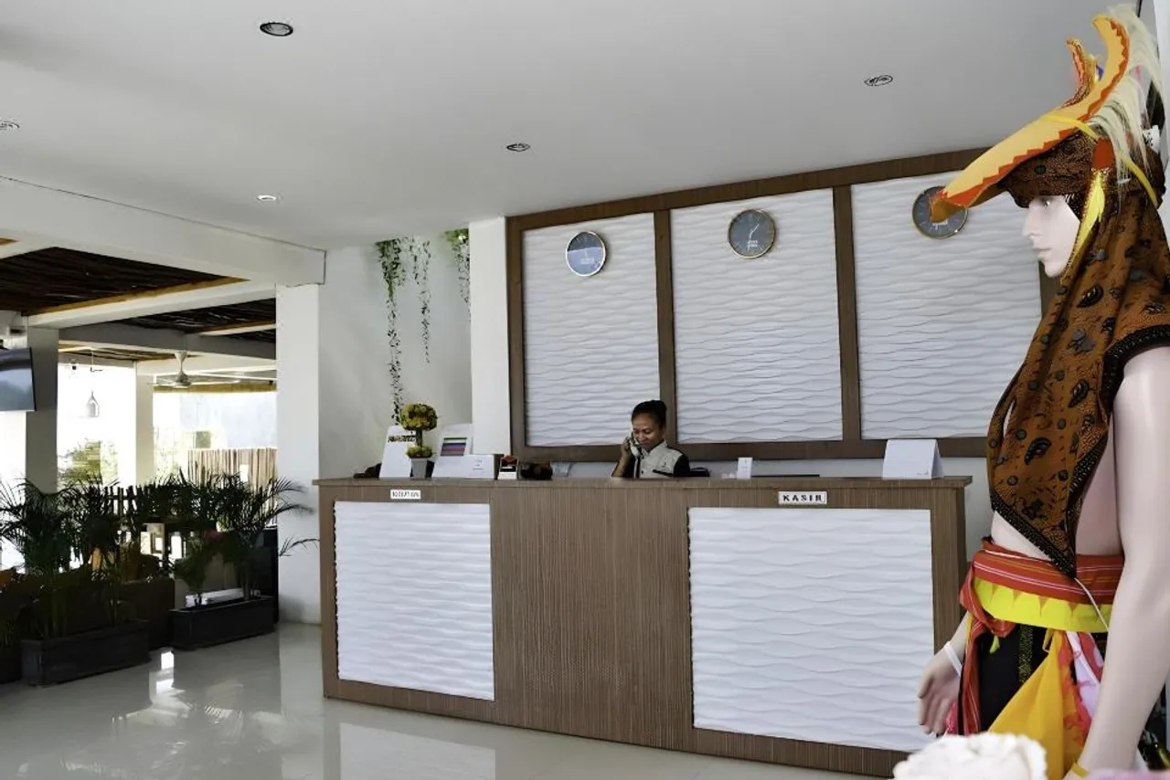 La Cecile Hotel and Cafe Komodo — ภาพห้องพักและบรรยากาศ