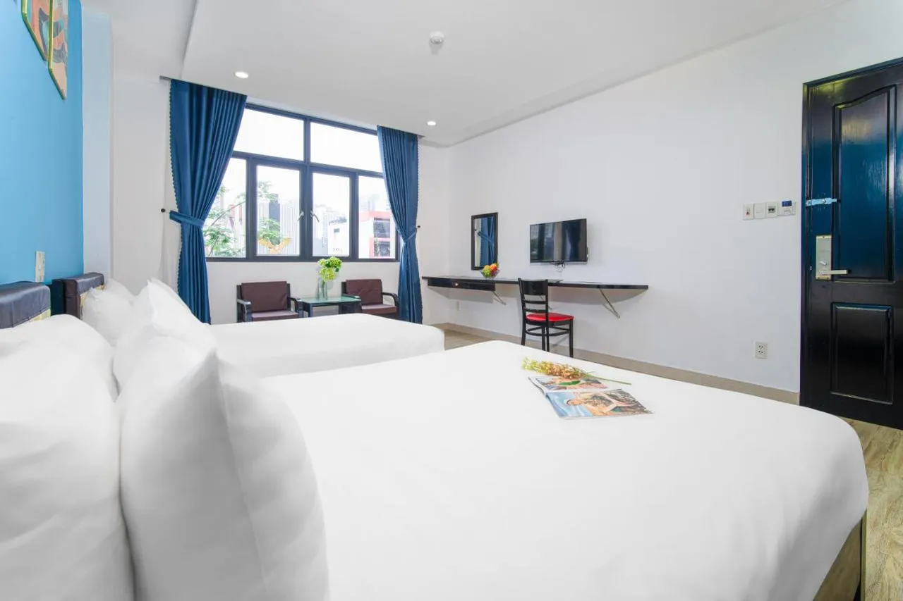 La Maison Da Nang Beach — rooms and atmosphere