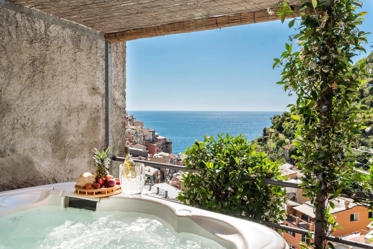 La Torretta Lodge Manarola — rooms and atmosphere