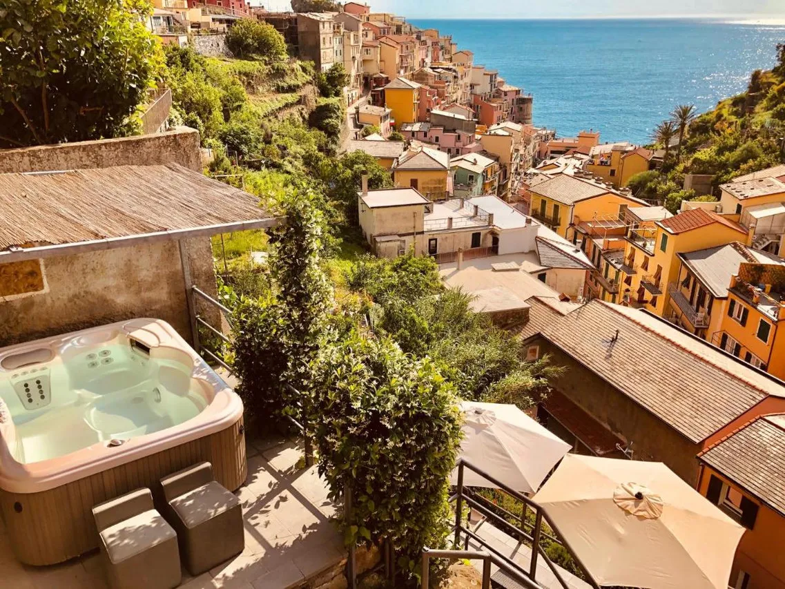 La Torretta Lodge Manarola — rooms and atmosphere