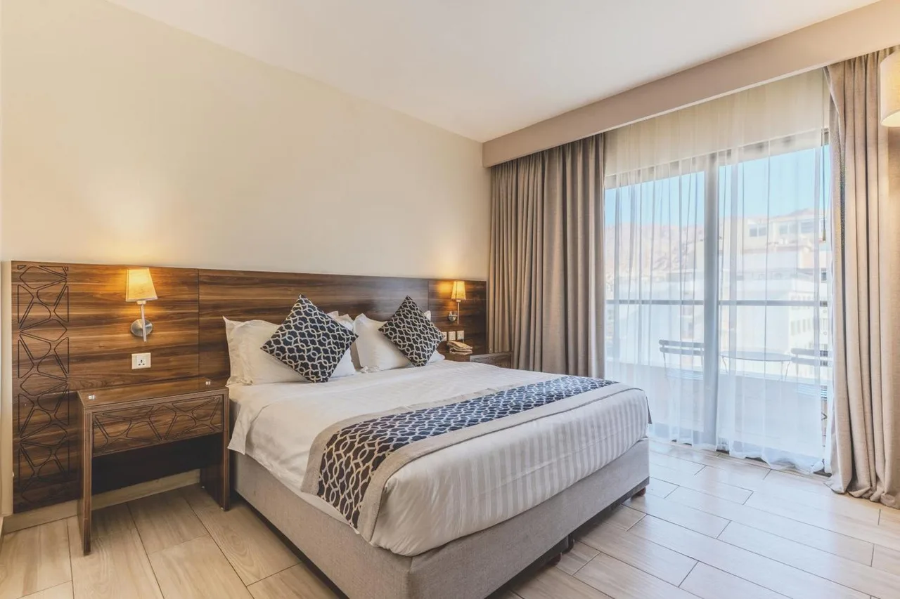 Lacosta Hotel — ภาพห้องพักและบรรยากาศ