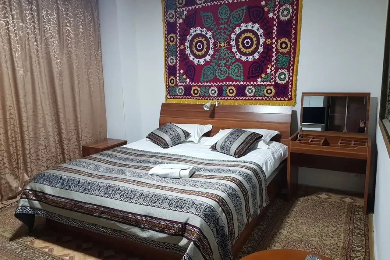 LAL Hotel — ภาพห้องพักและบรรยากาศ