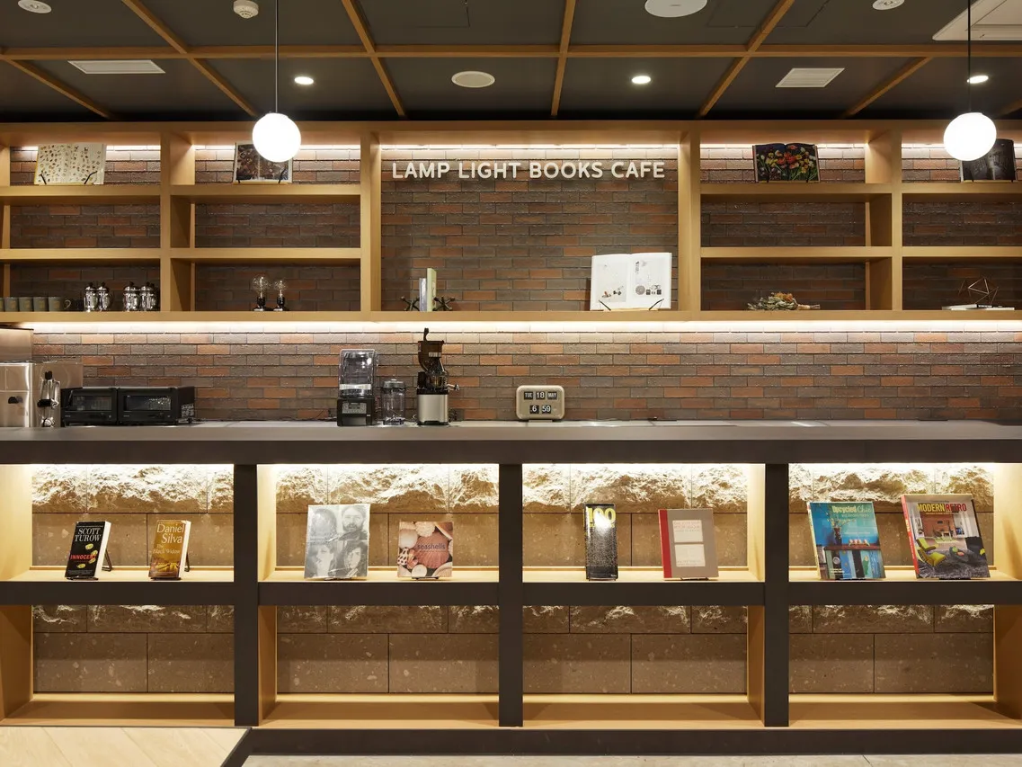 LAMP LIGHT BOOKS HOTEL Sapporo — rooms and atmosphere
