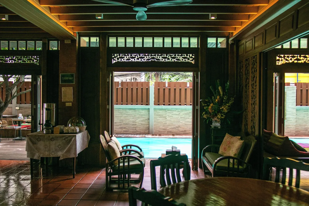 Lamphu Tree House Boutique Hotel — rooms and atmosphere