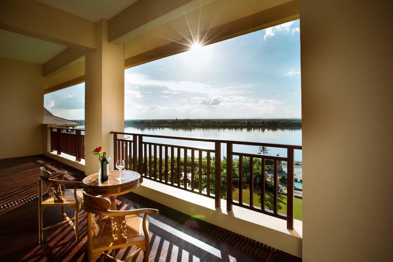 Landmark Mekong Riverside Hotel — rooms and atmosphere