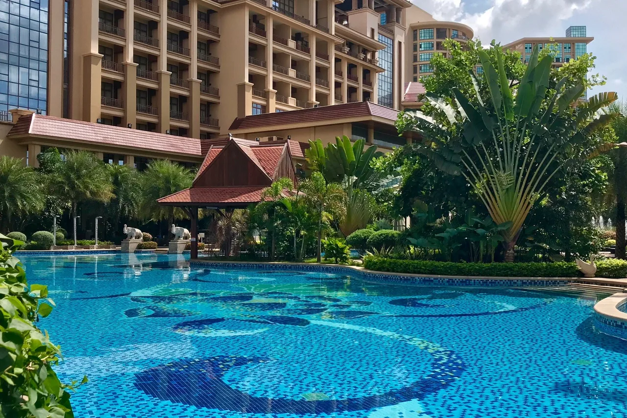 Landmark Mekong Riverside Hotel — rooms and atmosphere