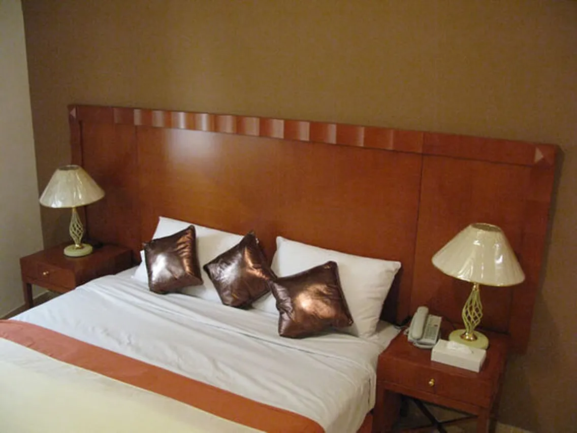 Landmark Suites — Prince Sultan — rooms and atmosphere