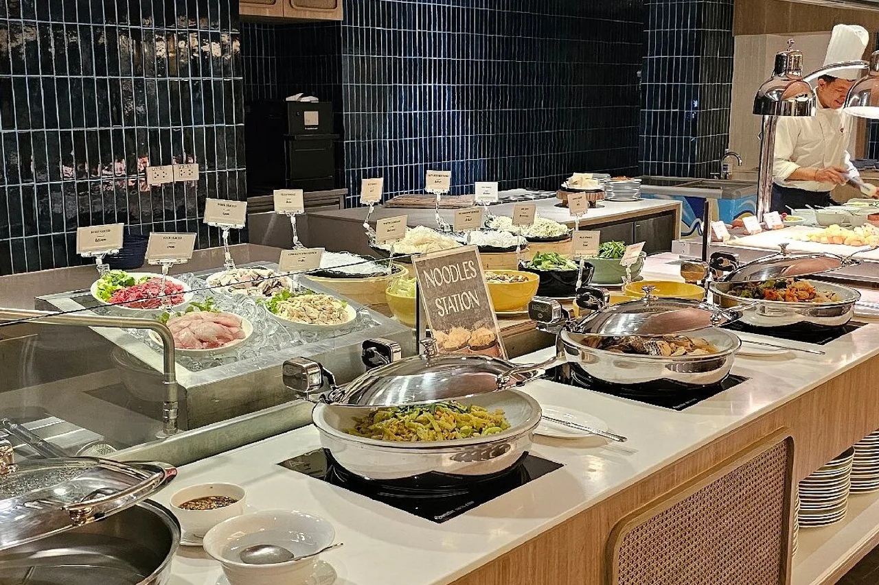 Lao Plaza Hotel — rooms and atmosphere