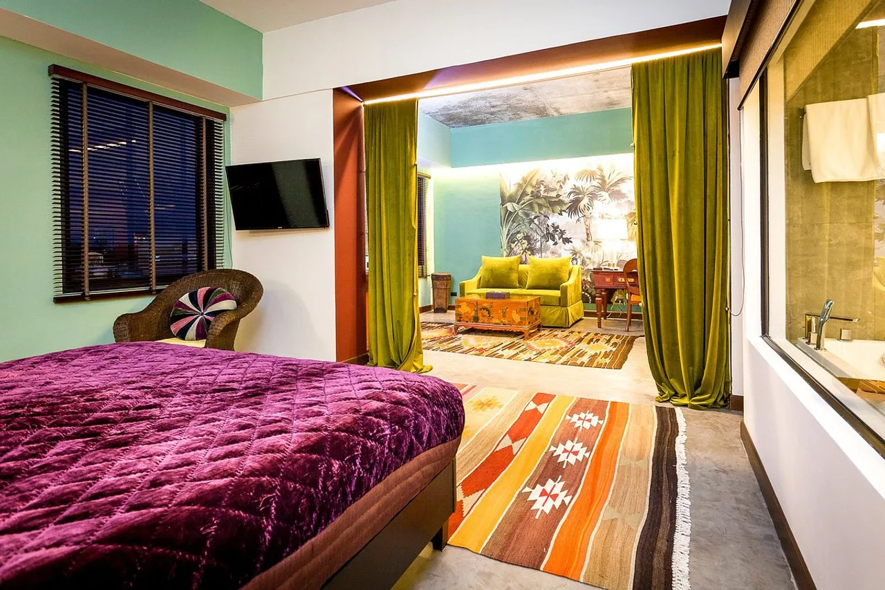 Lao Poet Hotel — rooms and atmosphere