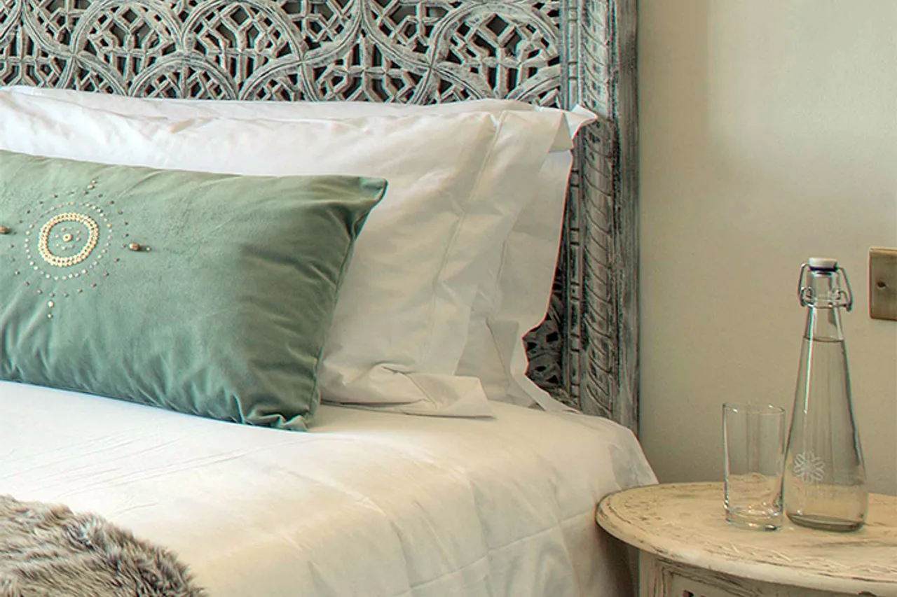 Latitude 0 Degrees Hotel — โรงแรมในกัมปาลา