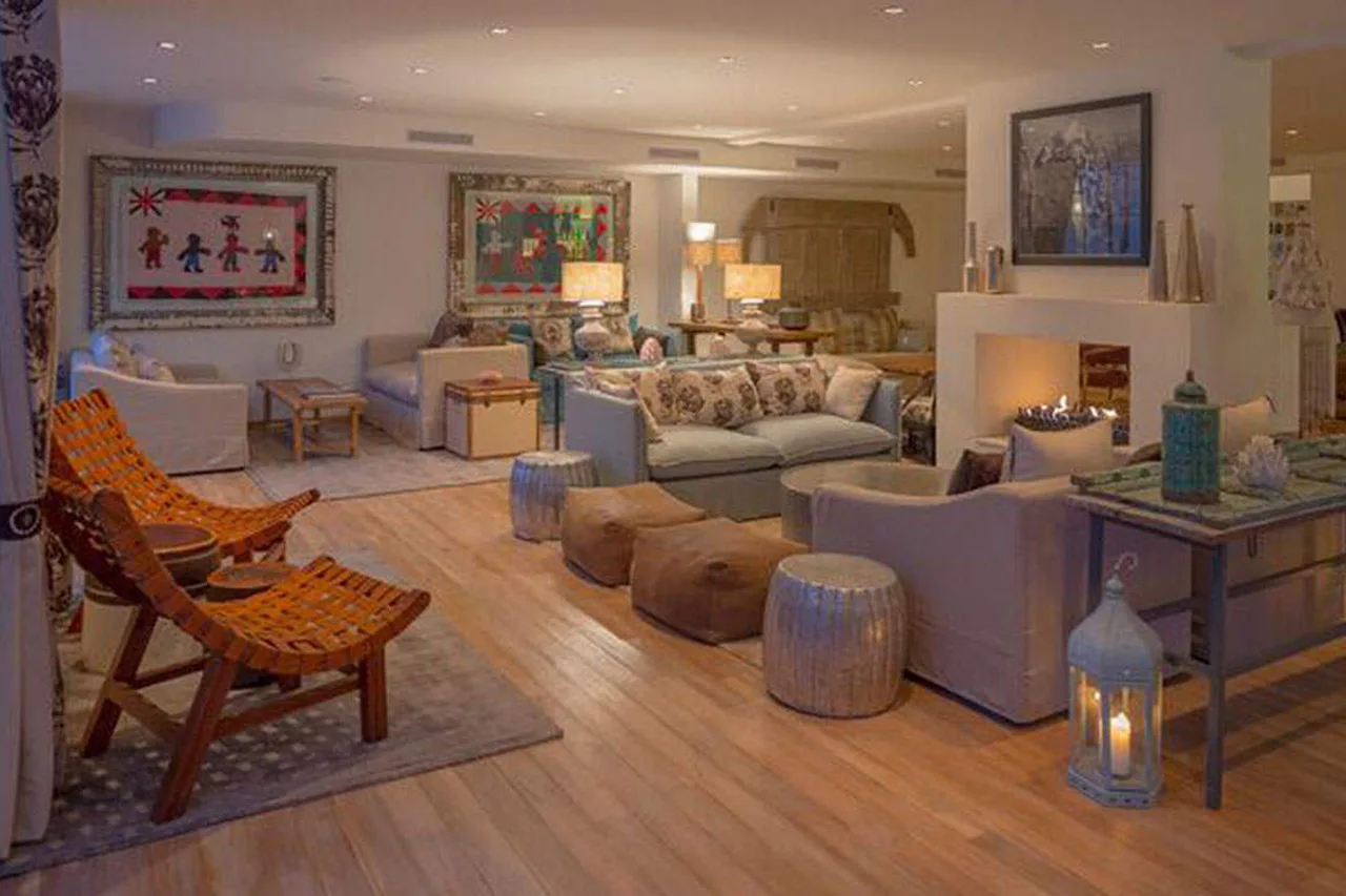 Latitude 15 Degrees Hotel — ภาพห้องพักและบรรยากาศ