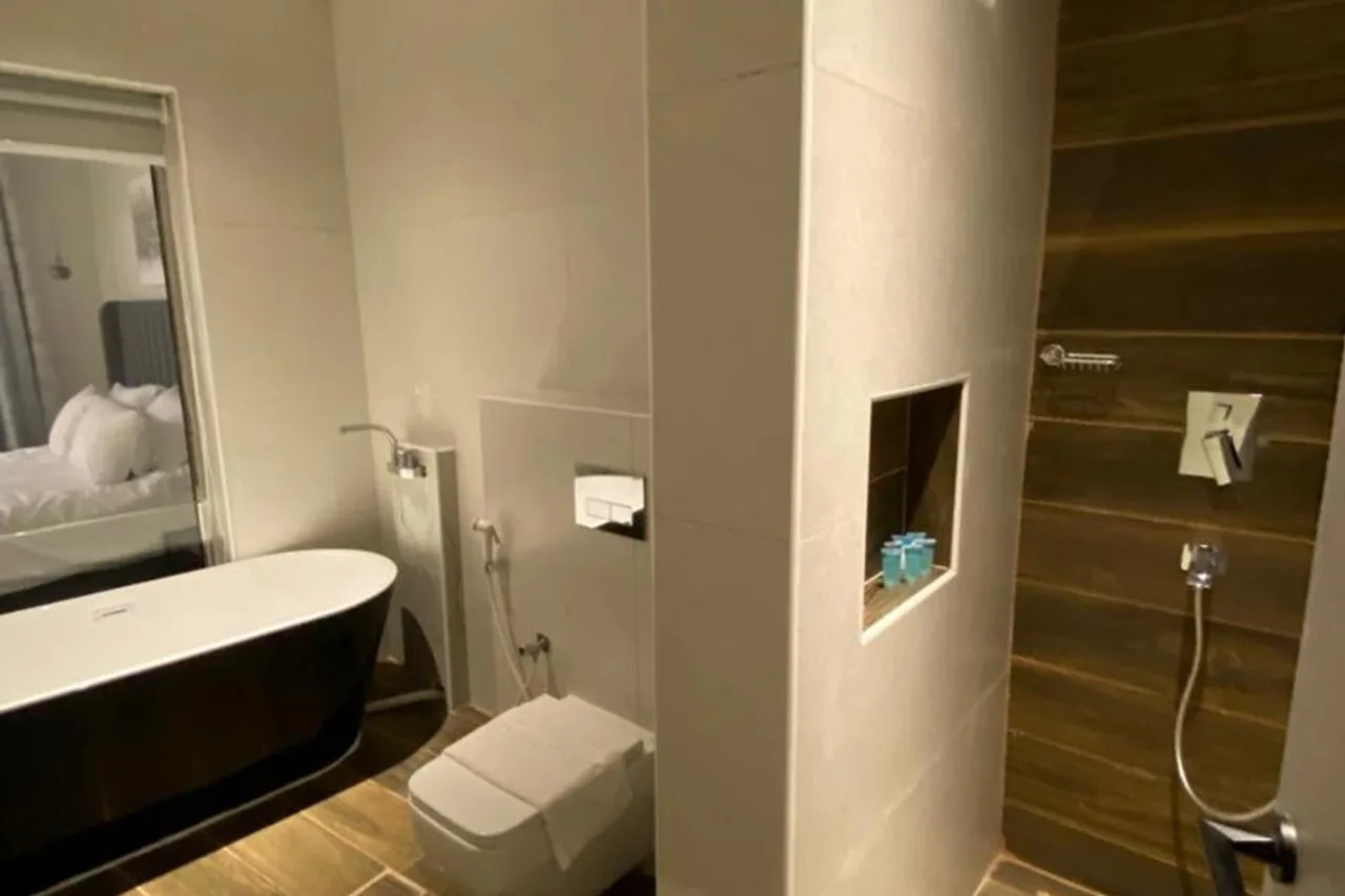 LAVENUE Hotel — ภาพห้องพักและบรรยากาศ