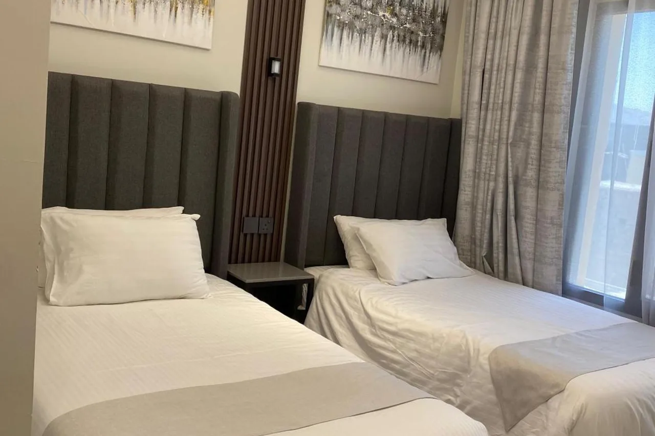 LAVENUE Hotel — ภาพห้องพักและบรรยากาศ
