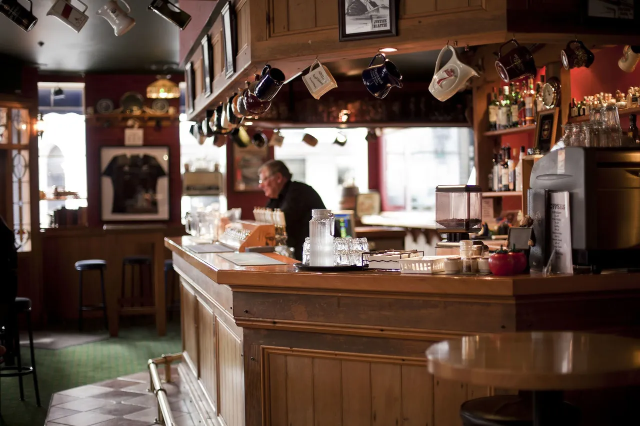 The Law Courts Hotel — rooms and atmosphere