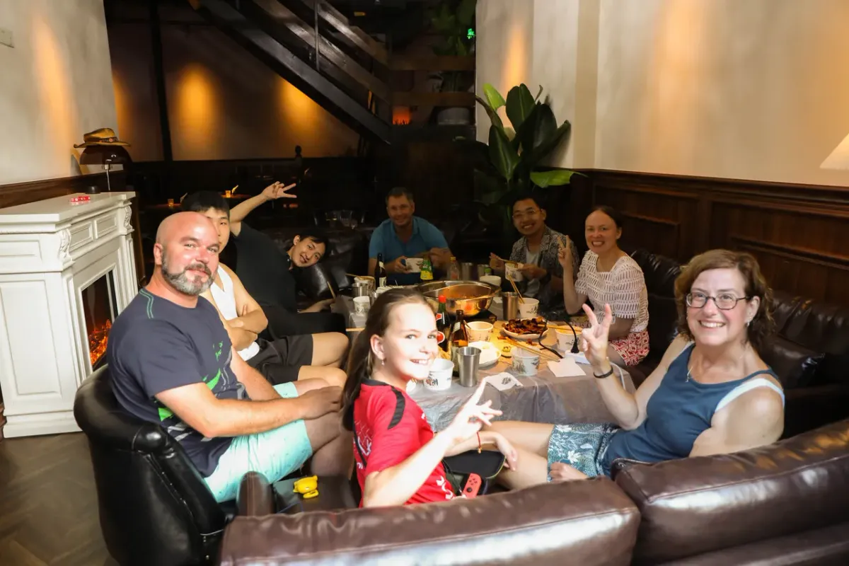 Lazybones Hostel Chengdu — rooms and atmosphere