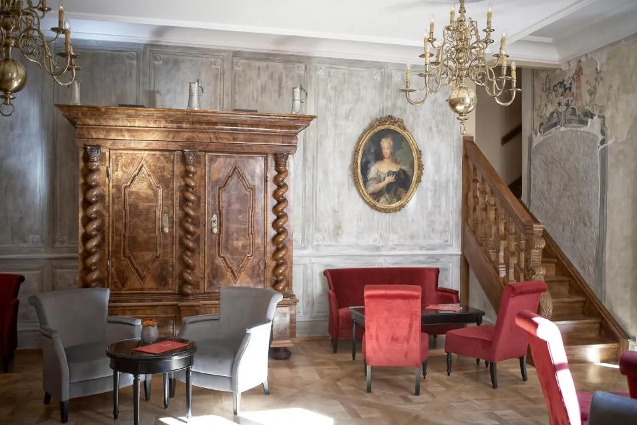 Hôtel & Spa Le Bouclier d'Or — rooms and atmosphere