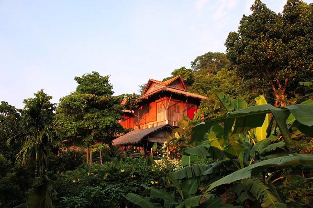 Le Bout du Monde - Khmer Lodge — โรงแรมในแกบ