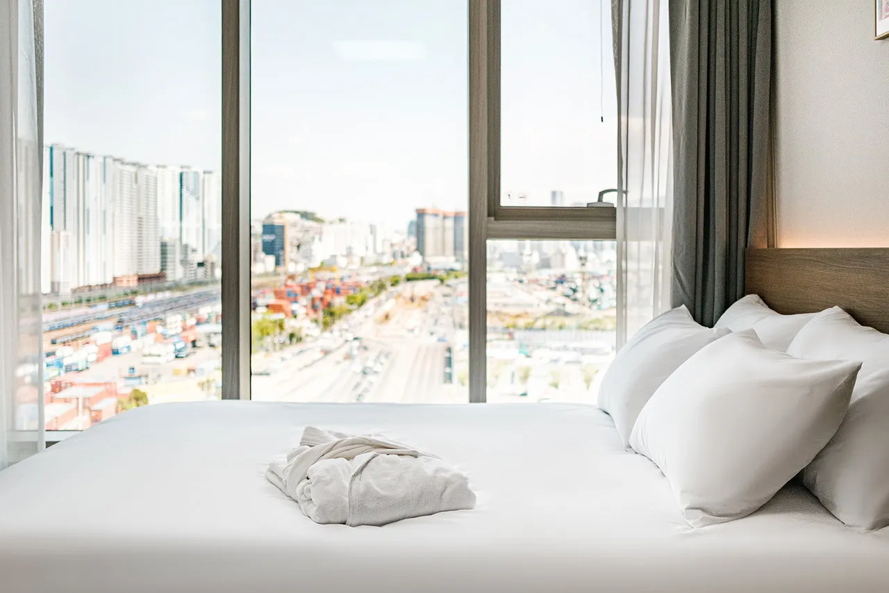 Le Collective Busan Station — rooms and atmosphere