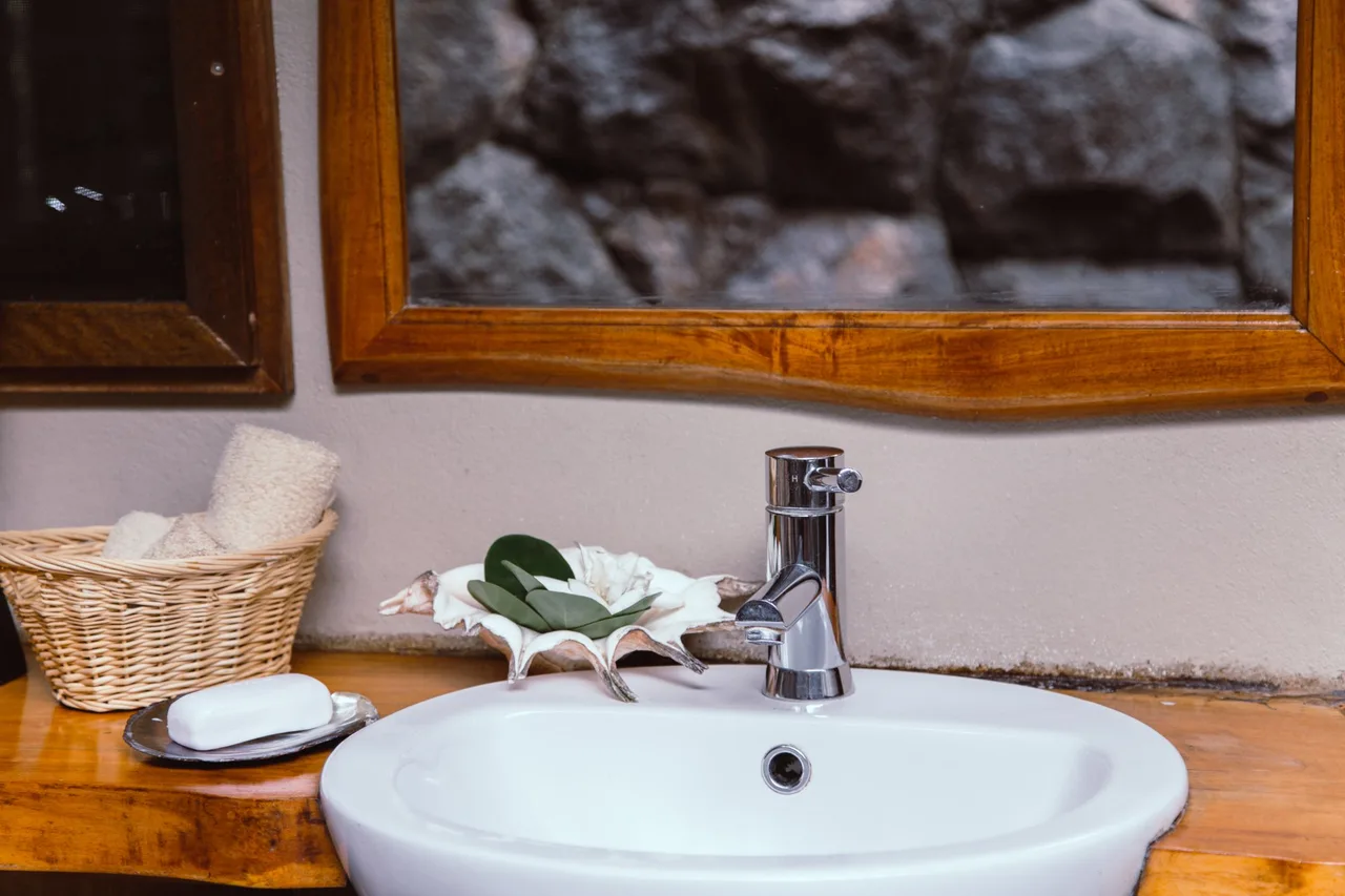 Le Manumea Hotel — rooms and atmosphere