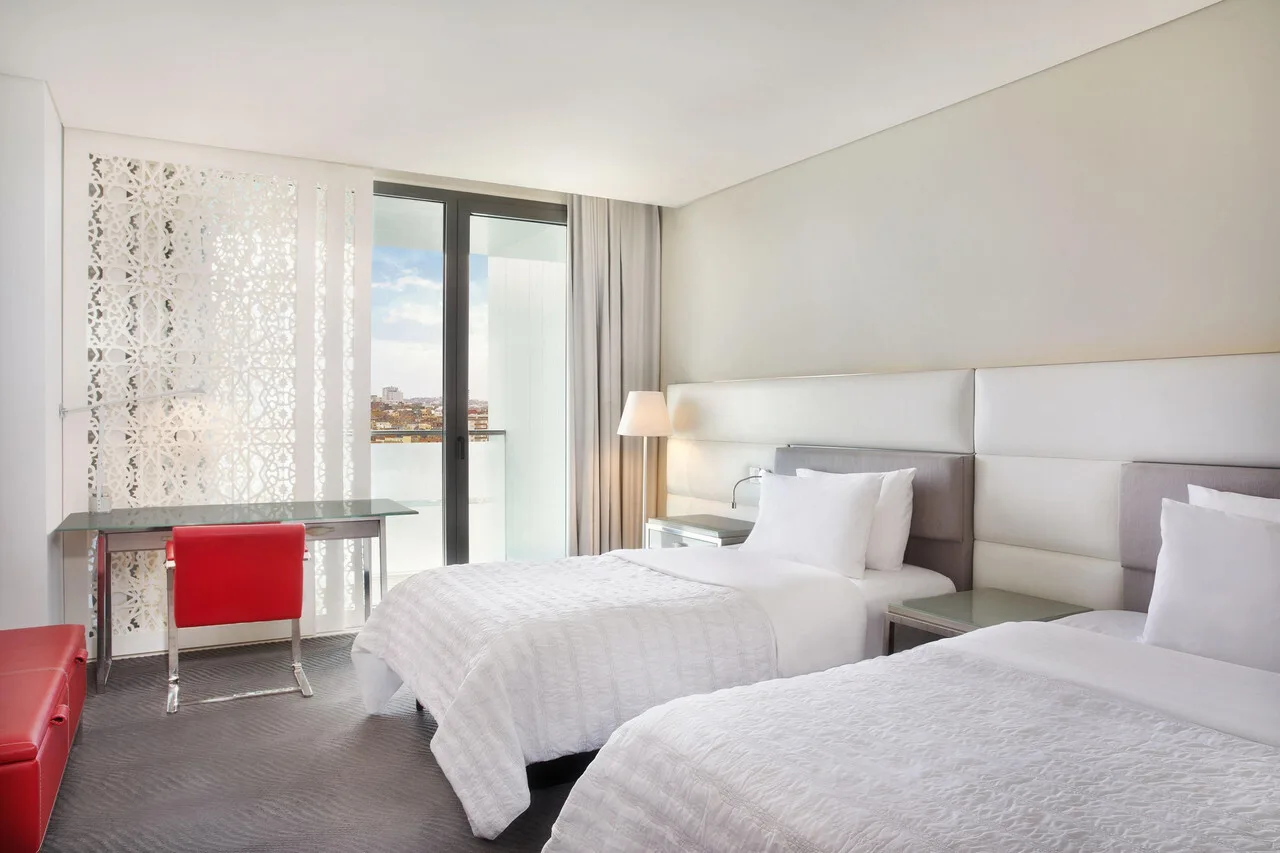 Le Meridien Oran Hotel & Convention Centre — ภาพห้องพักและบรรยากาศ