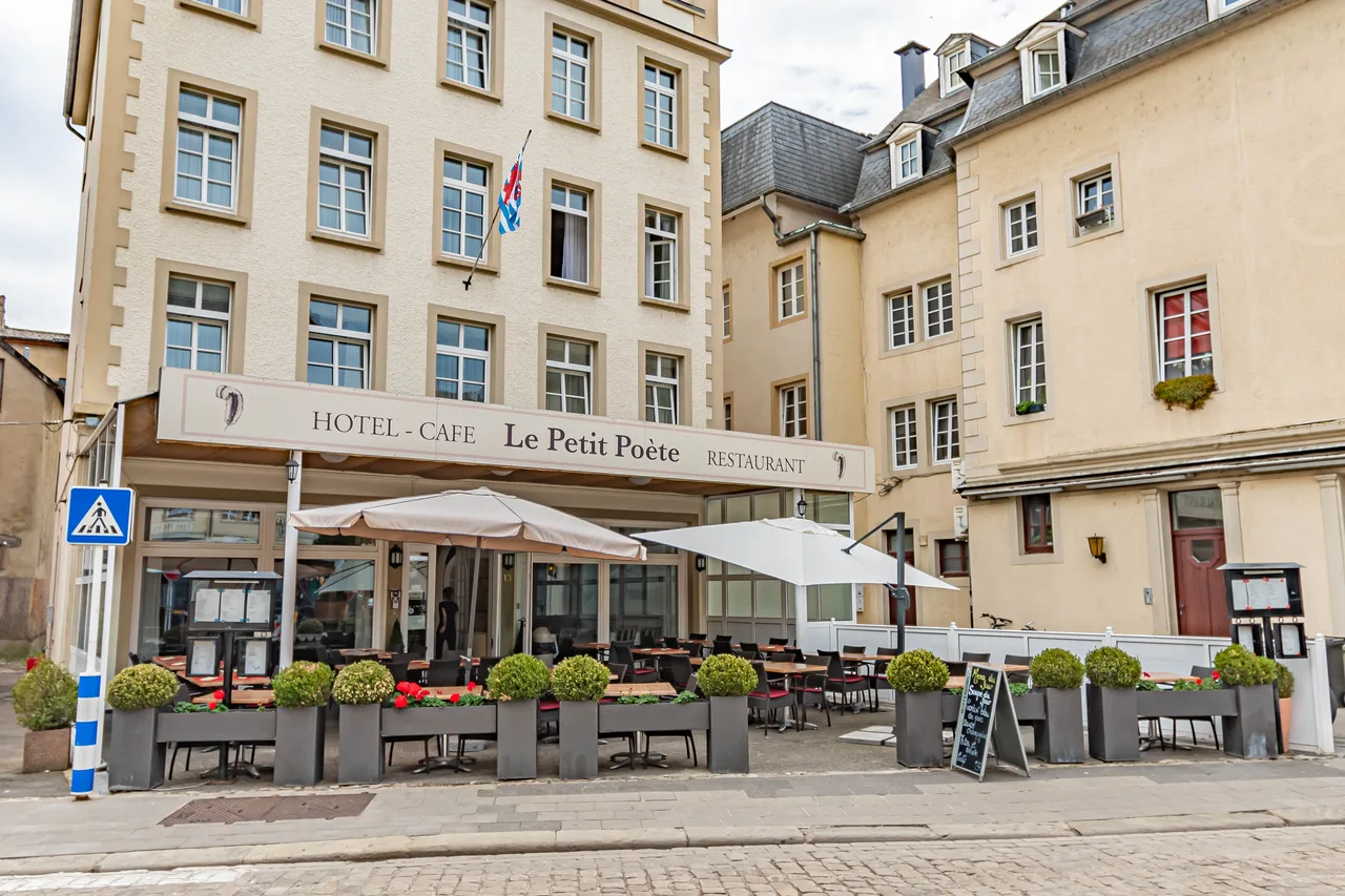 Le Petit Poète — เอคเทอร์นัค