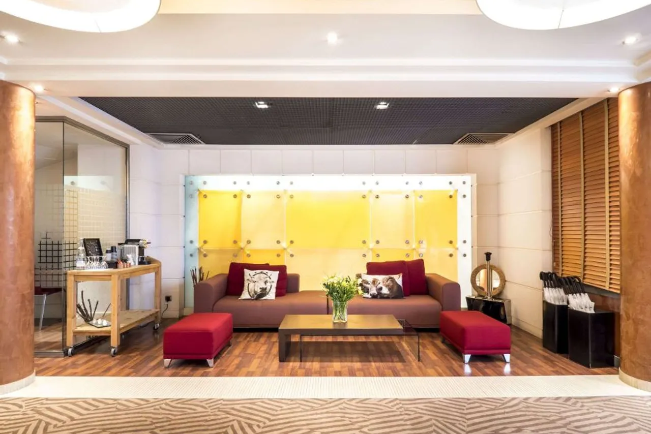 Hôtel Le Pré Carré — rooms and atmosphere