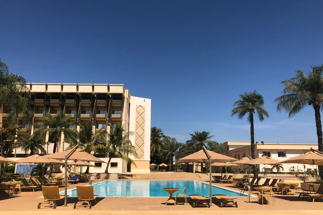 Ledger Plaza Bissau Hotel — ภาพห้องพักและบรรยากาศ