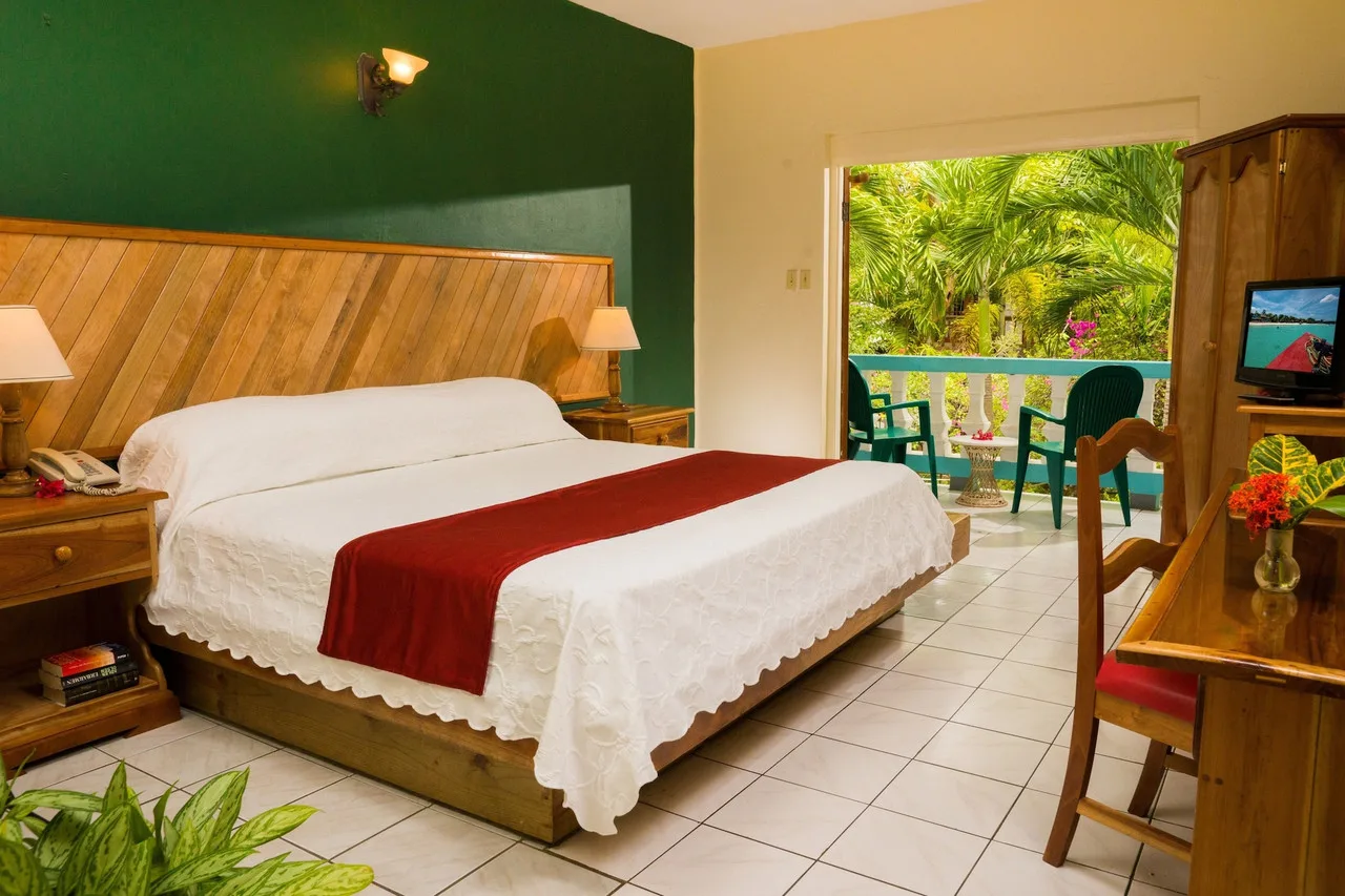 Legends Beach Hotel — เนกริล