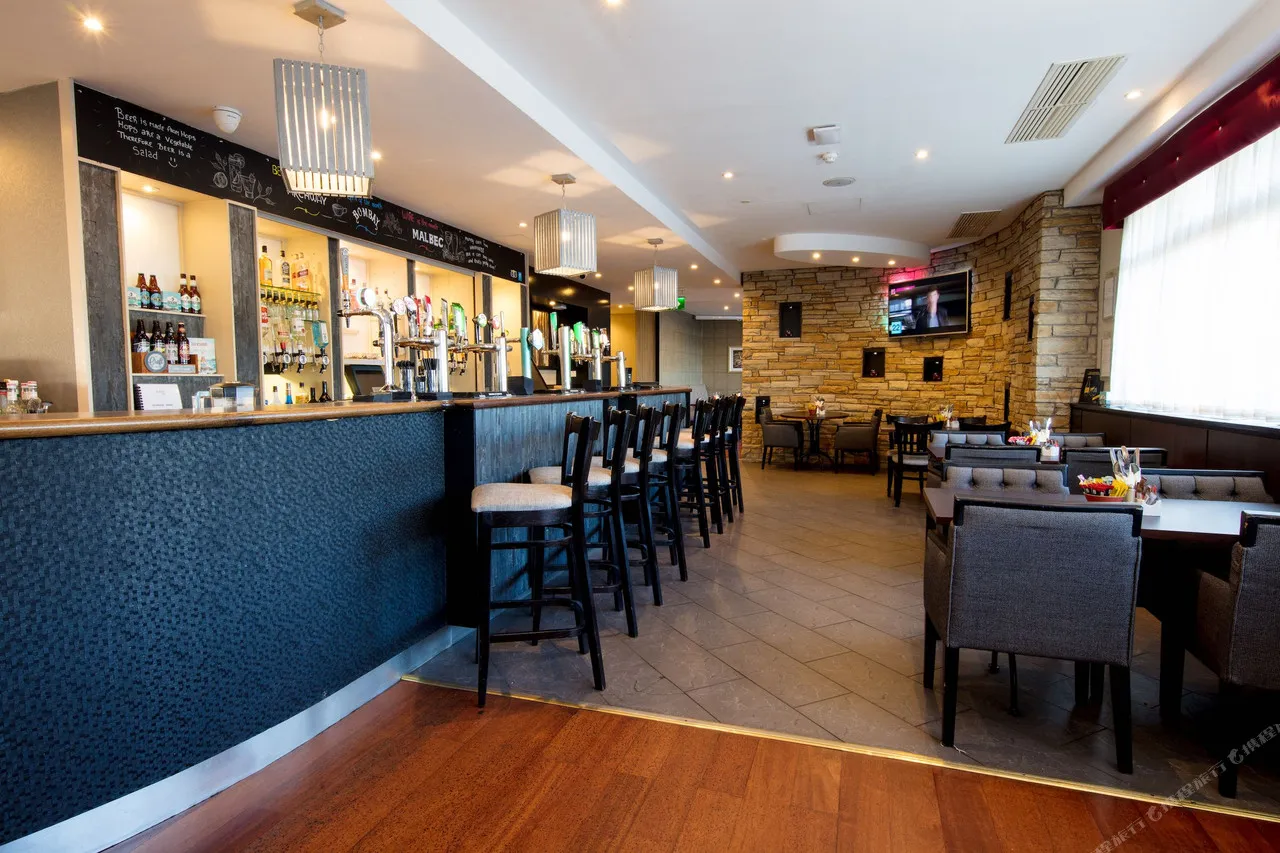 Leonardo Hotel Cork — ภาพห้องพักและบรรยากาศ