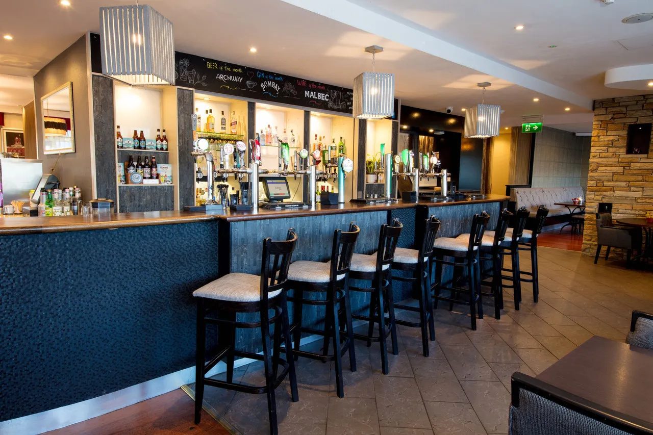 Leonardo Hotel Cork — ภาพห้องพักและบรรยากาศ
