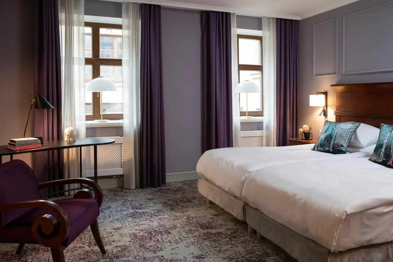 Leopolis Hotel — ภาพห้องพักและบรรยากาศ
