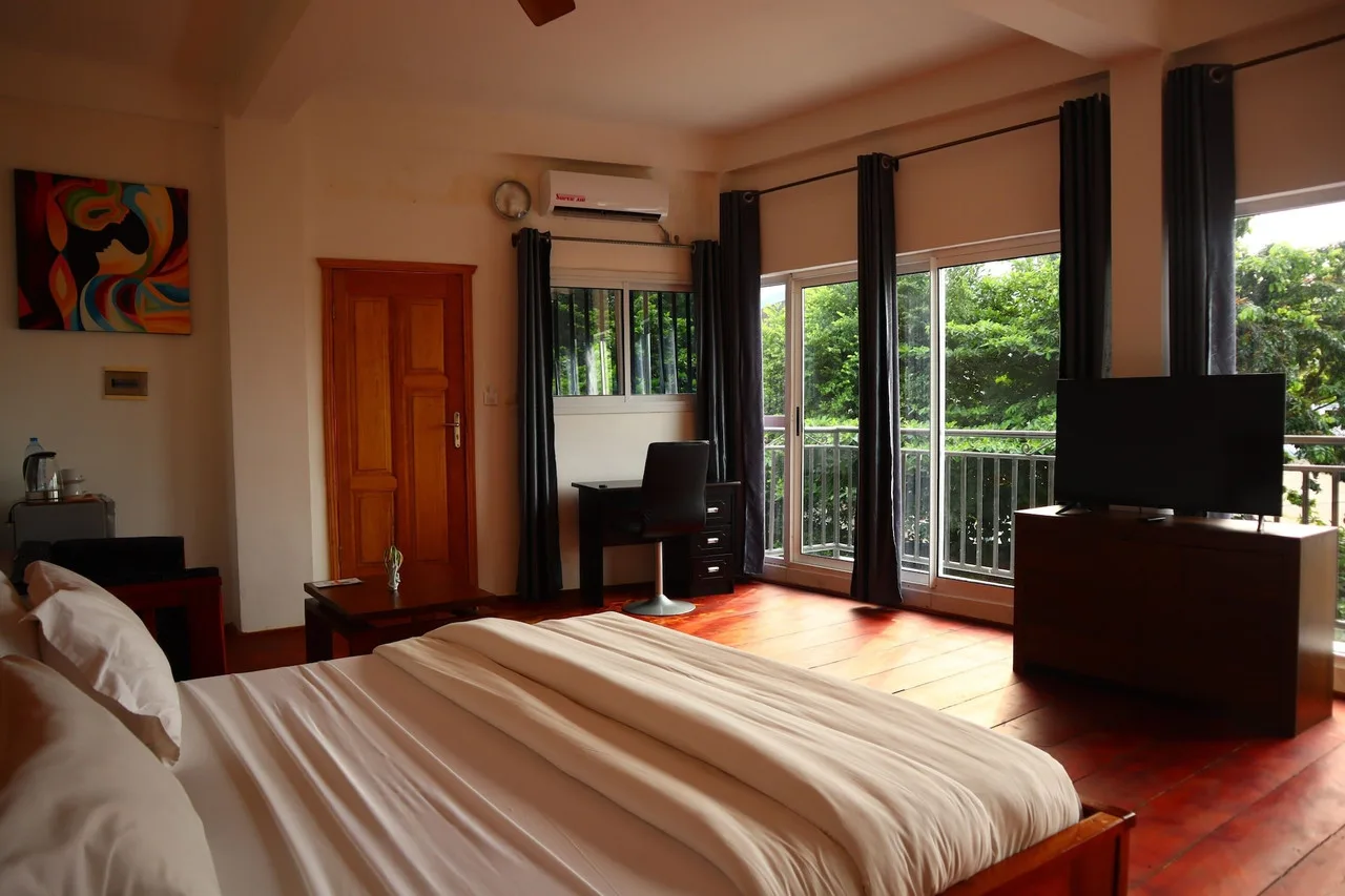 6 โรงแรมน่าพักใน Kribi แคเมอรูน — ที่พักริมหาดใกล้น้ำตกโลเบไหลลงทะเล