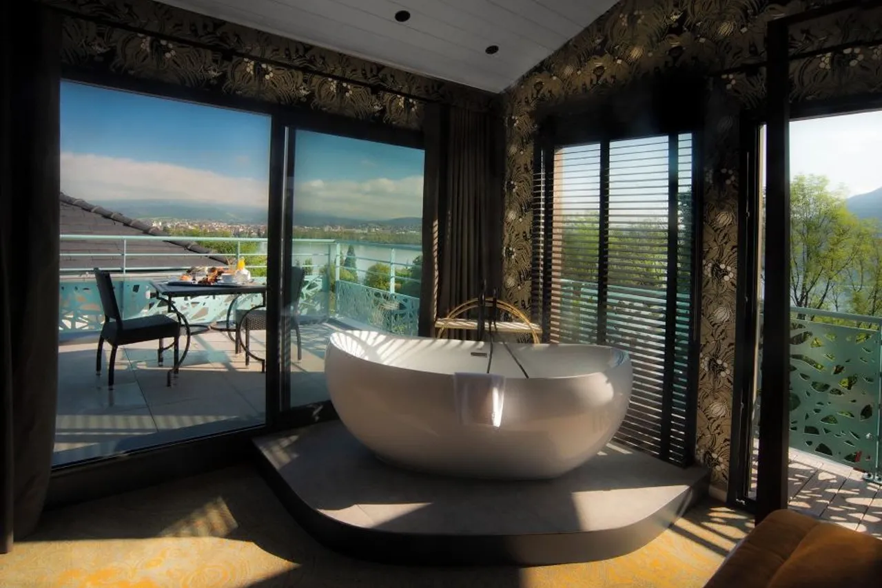 Les Trésoms Lake and Spa Resort — ภาพห้องพักและบรรยากาศ