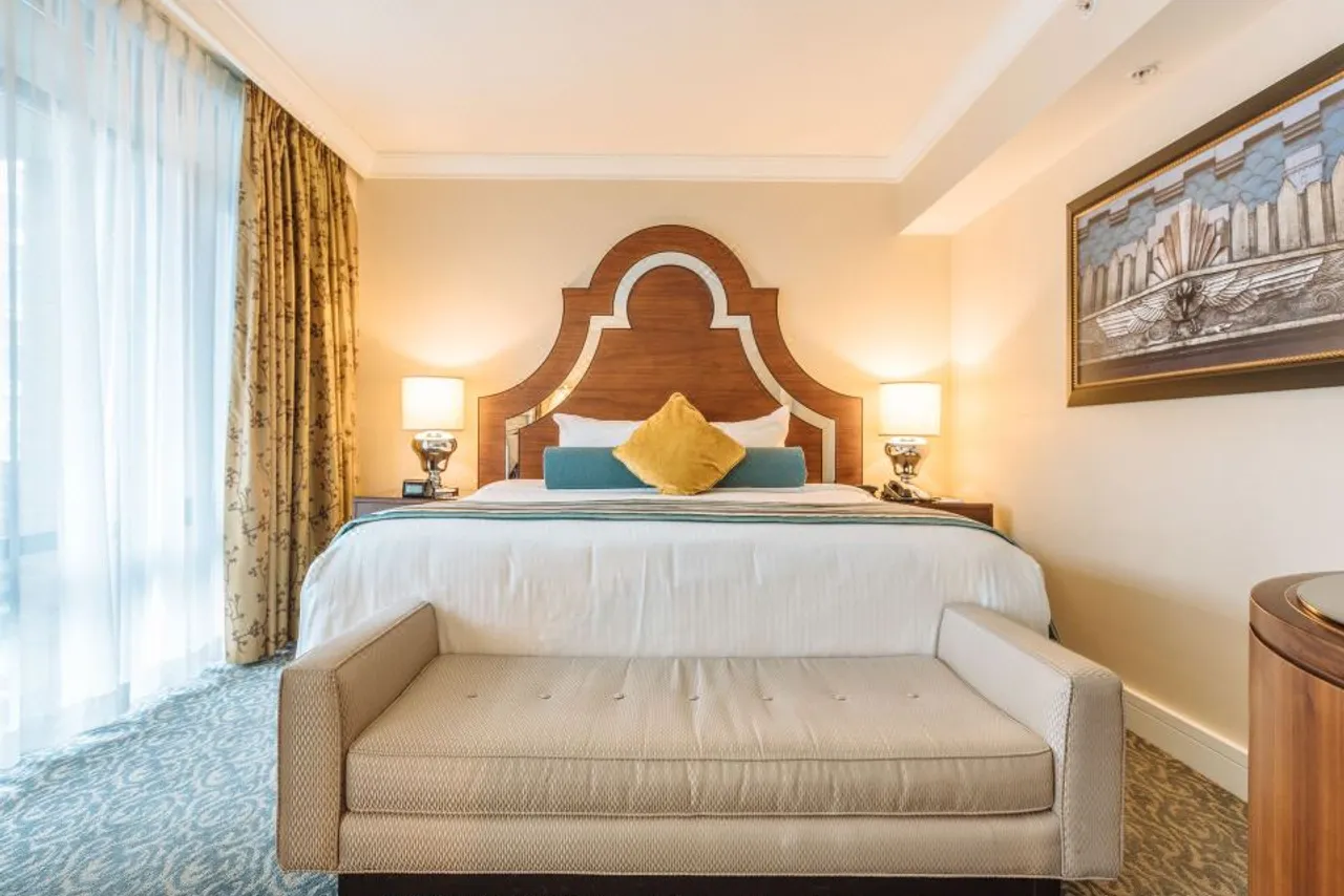 L'Hermitage Hotel — โรงแรมในแวนคูเวอร์