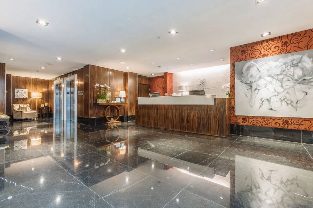 L'Hermitage Hotel — ภาพห้องพักและบรรยากาศ