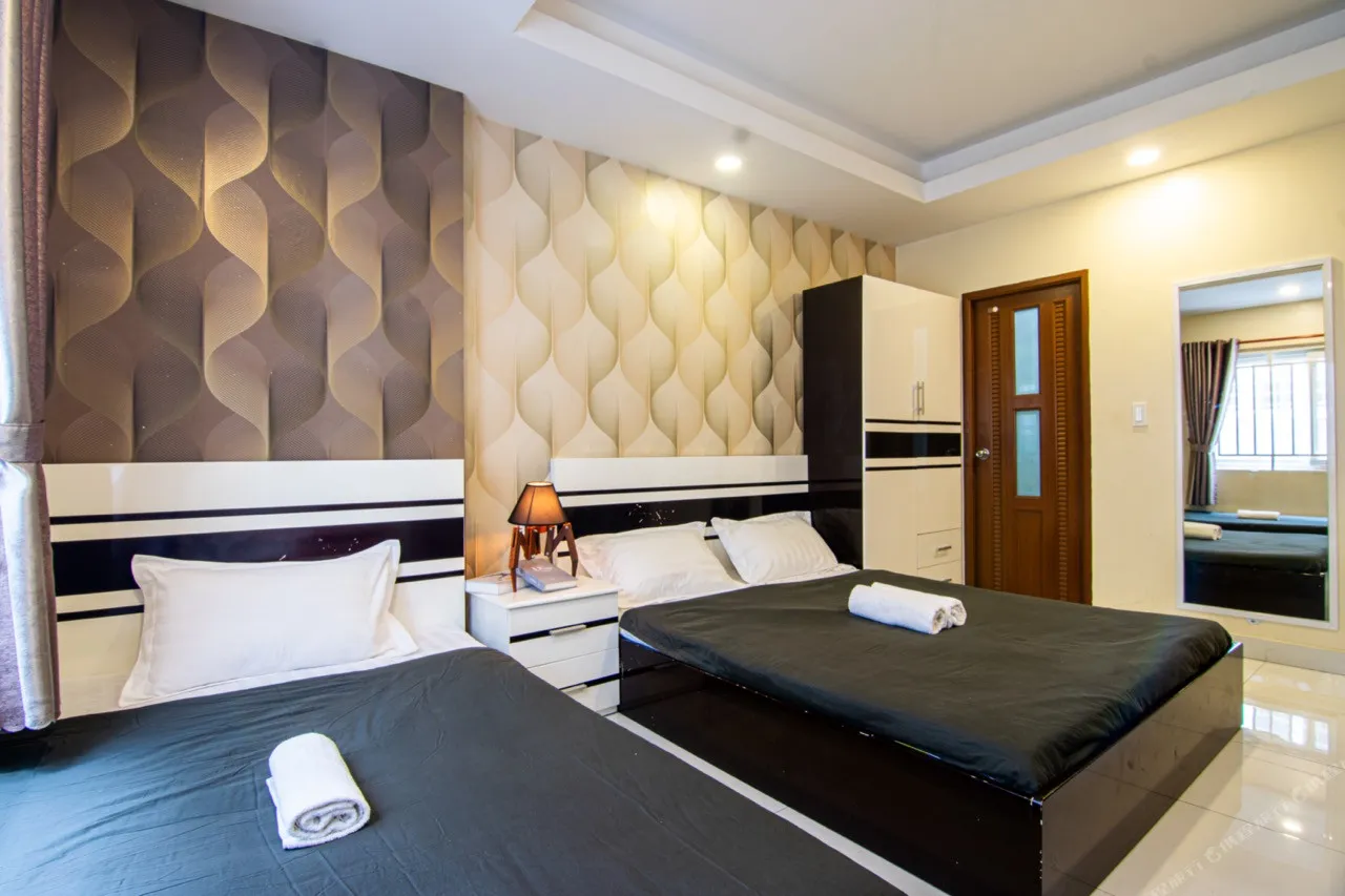 Local Home Pham Ngu Lao — rooms and atmosphere
