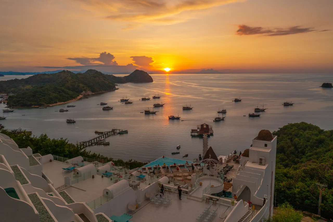 Loccal Collection Hotel Komodo — ภาพห้องพักและบรรยากาศ