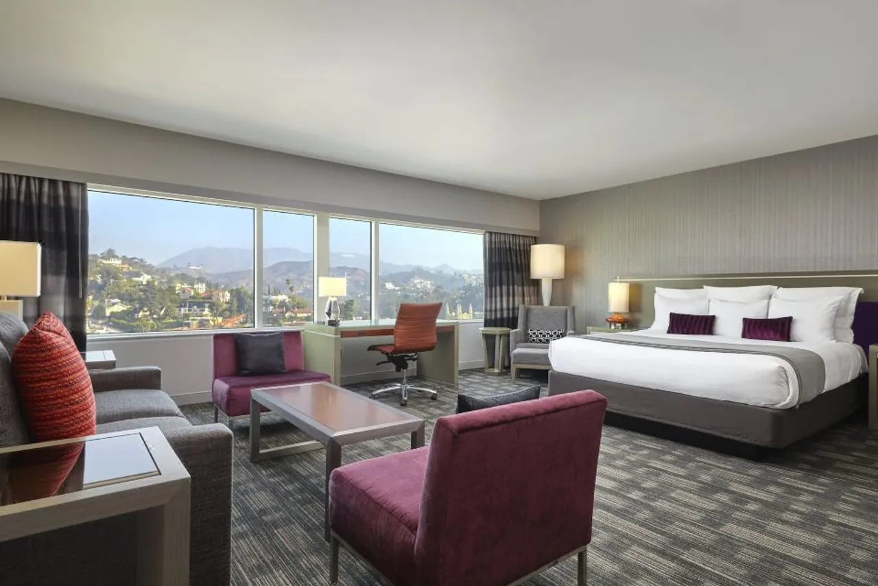 Loews Hollywood Hotel — ภาพห้องพักและบรรยากาศ